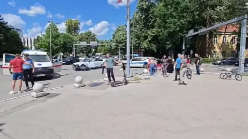 Te&scaron;ka saobraćajna nesreća kod Narodnog pozori&scaron;ta u Banjaluci: Učestvovali automobil i motor