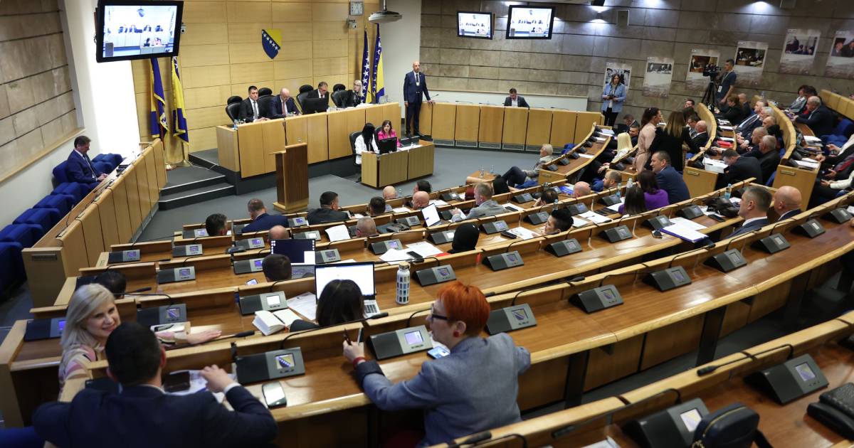 Usvojen Zakon koji je predložila Vlada: Smanjuje se zbirna stopa doprinosa na plaću za 13,25 posto