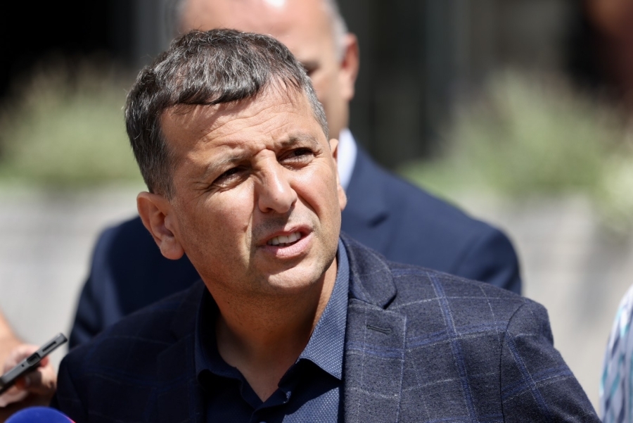 VUKANOVIĆ U NEVJERICI: &bdquo;Izgubili smo 300 miliona samo u nekoliko arbitraža, zadužili se za tri milijarde, a pogledajte &scaron;ta danas radi vlada..."