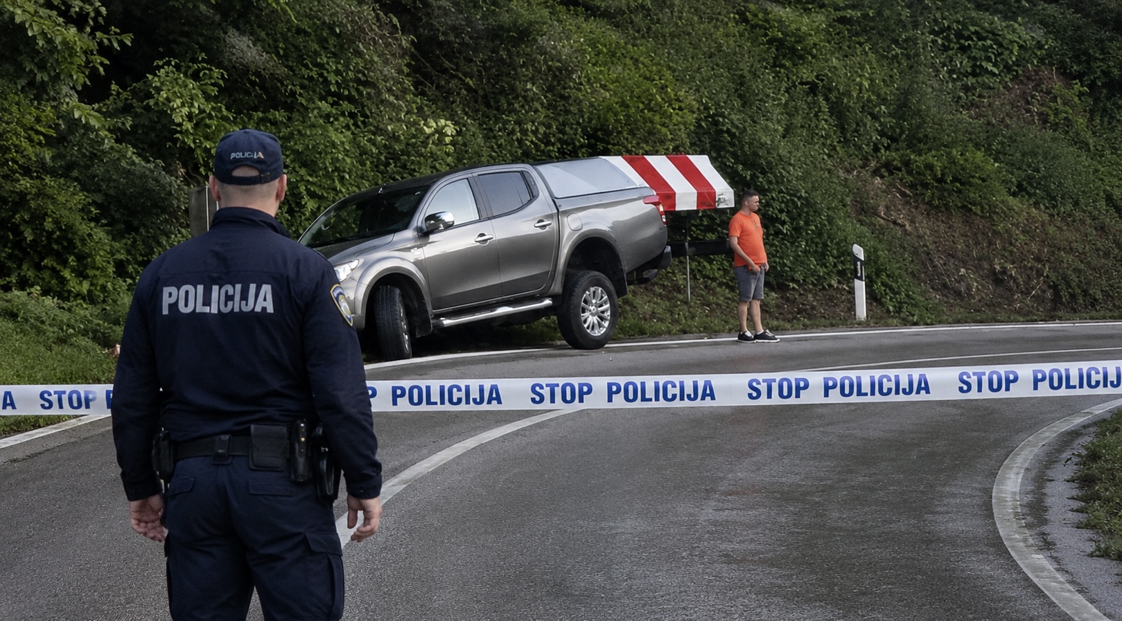 Saobraćajna nesreća u Cazinu uzrokovana mokrim kolovozom, bez povrijeđenih osoba