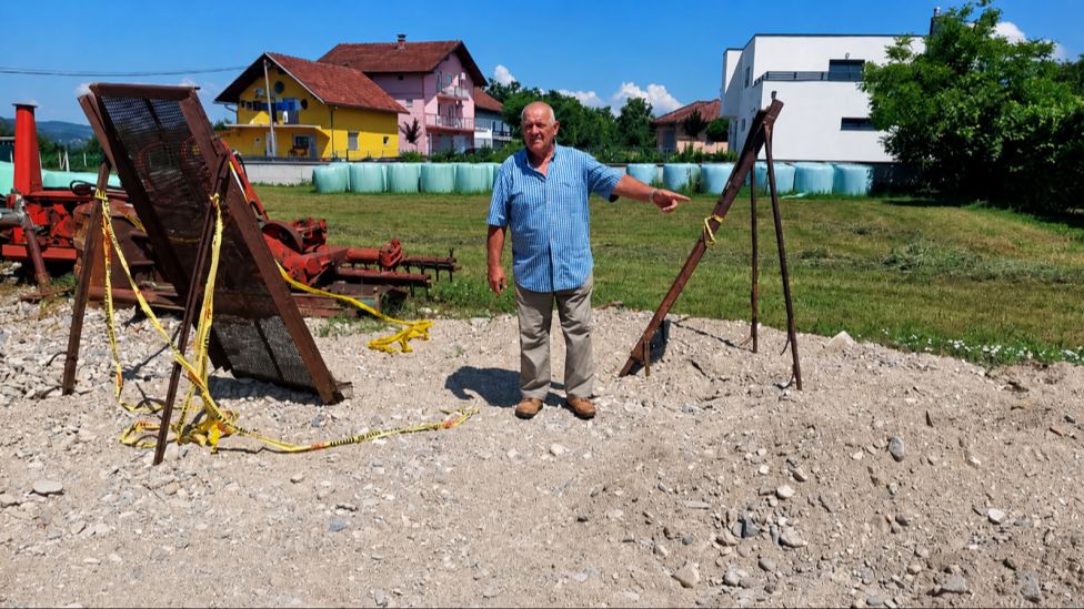Mje&scaron;tanin iz Žegara kod Sanskog Mosta otkrio minu tokom pretovara pijeska, uslijedila hitna akcija uklanjanja opasnog sredstva