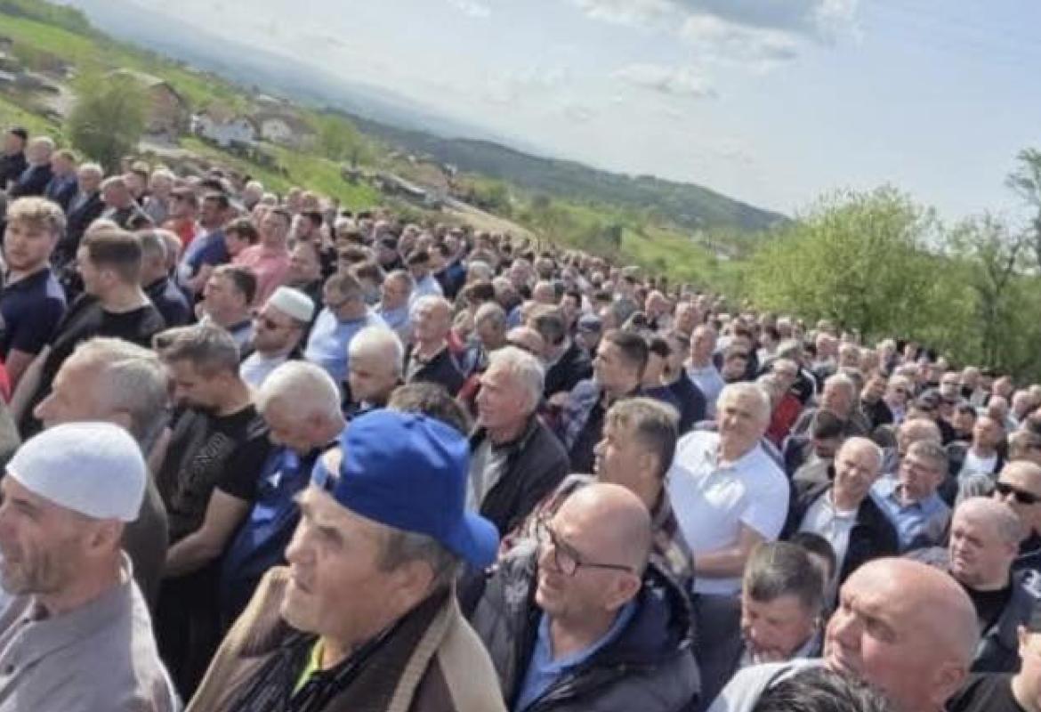 Rijeka ljudi na dženazi: Stotine se oprostile od tragično stradale Amine Japić