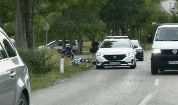 Saobraćajna nesreća u Cazinu: Motociklista povrijeđen, policija na terenu