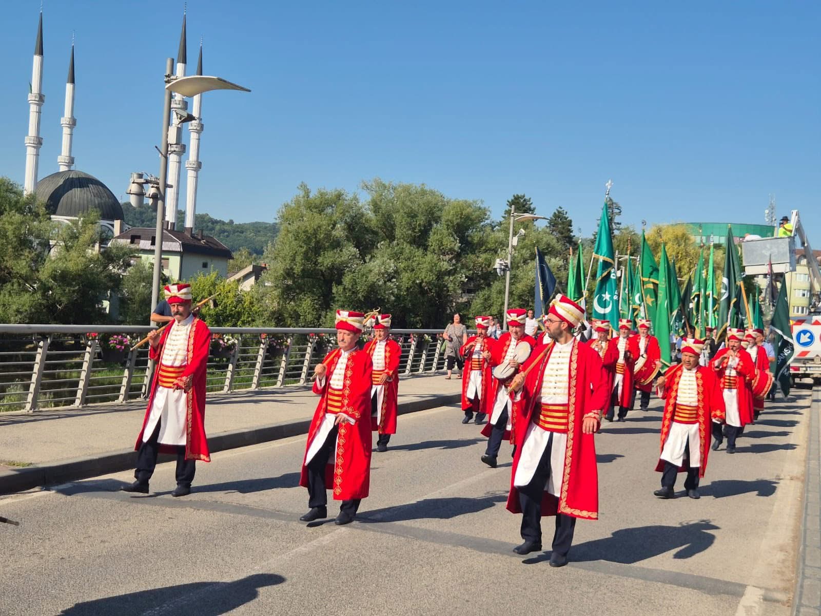 U Sanskom Mostu započela manifestacija &bdquo;Musalla 2026&ldquo; uz defile bajraktara i mehtera