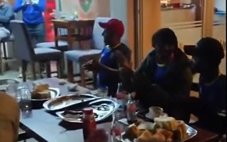 Migranti iz Sudana, Banglade&scaron;a, Egipta, Nepala i Kine uživali u utakmici BiH protiv Kanade uz podr&scaron;ku Zmajevima (VIDEO)