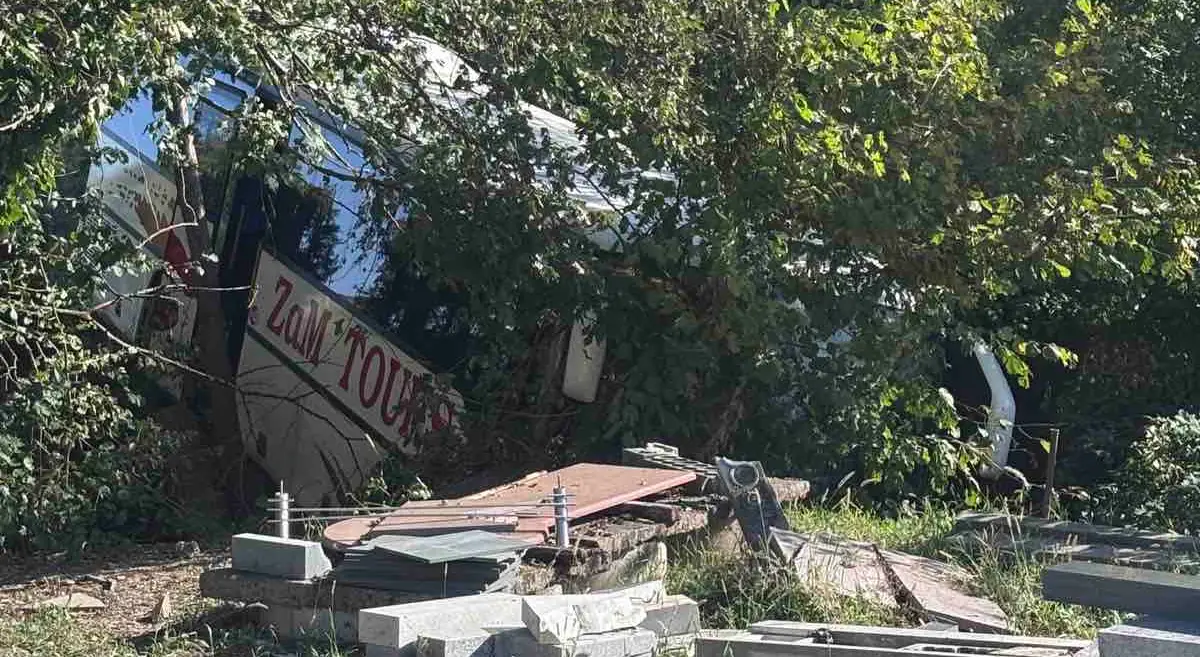 Autobus sletio s ceste u Galjipovcima kod Prnjavora, bez informacija o povrijeđenima