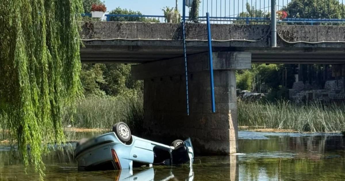 U Ljubu&scaron;kom automobil sletio s ceste i prevrnuo se u rijeku Trebižat, vatrogasci izvukli vozilo