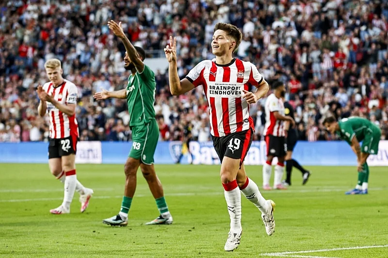 Esmir Bajraktarević igrao za Jong PSV, a posudba iz PSV-a postaje realna opcija