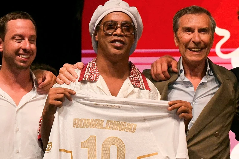 Ronaldinho registrovan kao igrač Ravenna, ali neće nastupiti u prvoj utakmici sezone