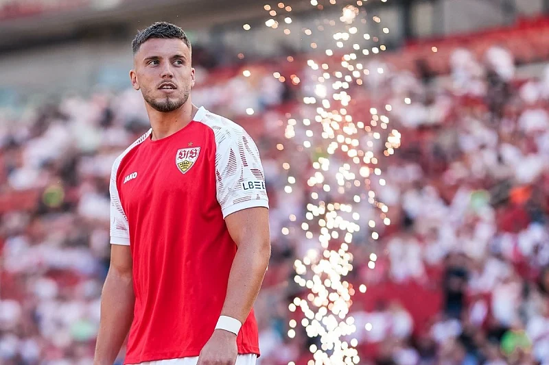 Ermedin Demirović odbio ponudu Galatasaraya i ostaje u Stuttgartu, ističe Hoeness njegov značaj za tim