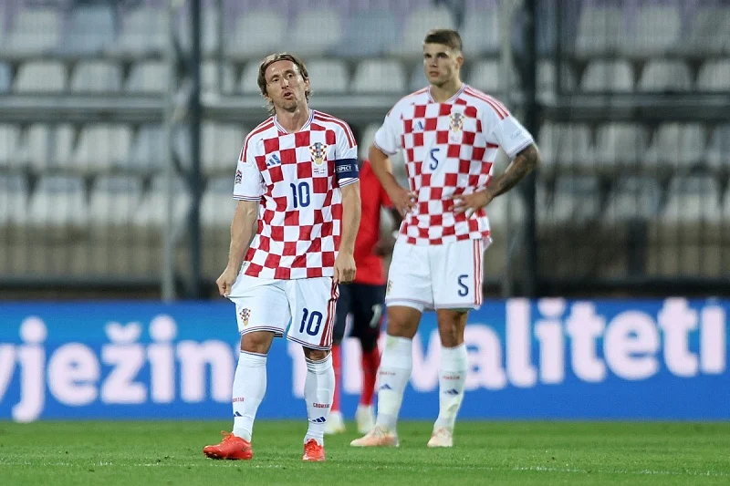 Engleska nogometna reprezentacija vodi 4:0 protiv Hrvatske nakon prvog poluvremena na Rujevici