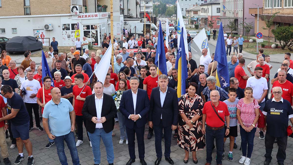 Bećirović u Zavidovićima, Maglaju i Žepču nagla&scaron;ava važnost podr&scaron;ke lokalnoj ekonomiji i infrastrukturnom razvoju