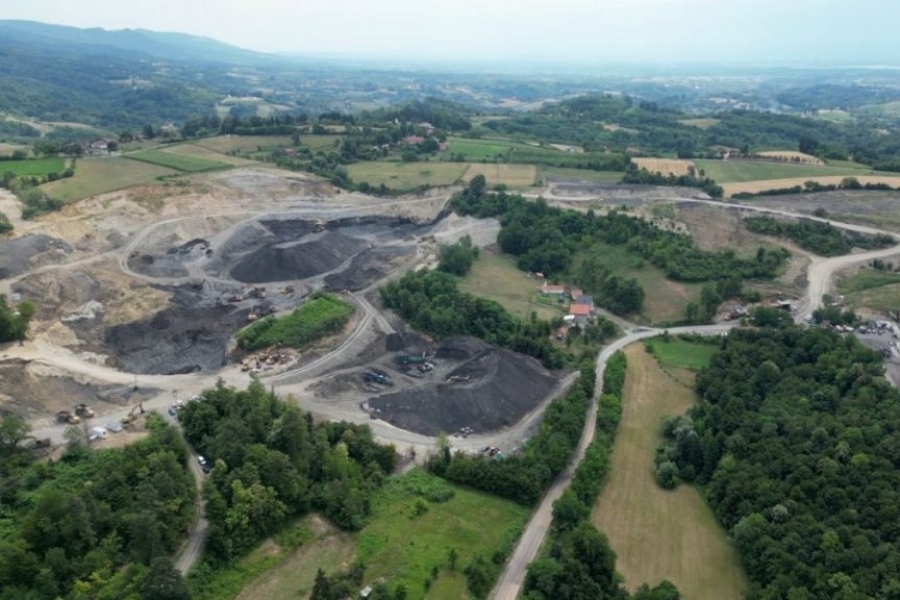 Iako je poni&scaron;tena koncesija za istraživanje, kompanija "Drvo-Export" nastavlja eksploataciju uglja na Bukovoj Kosi