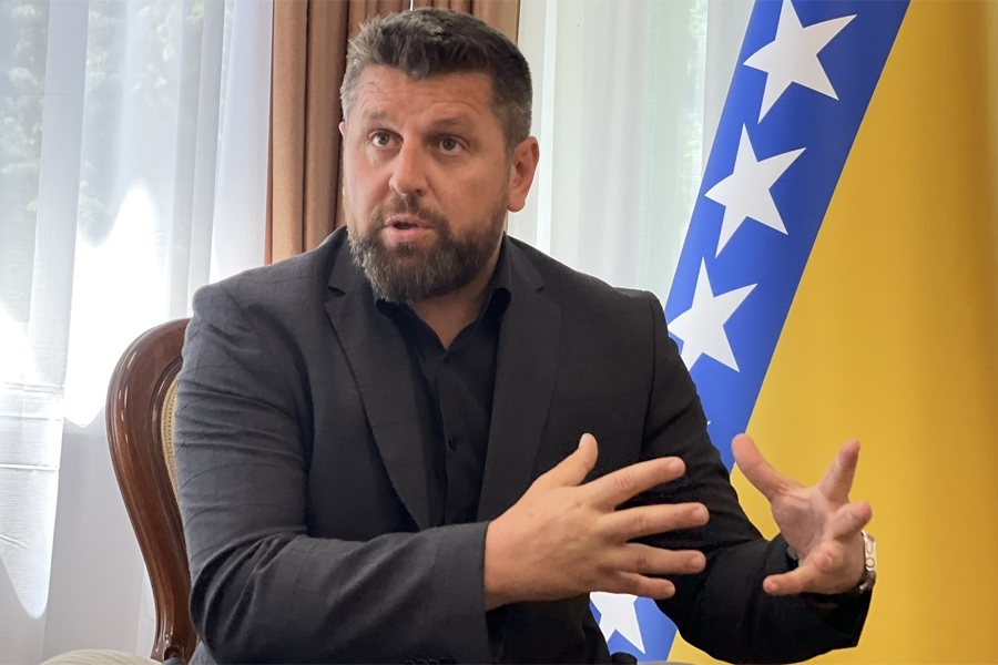 Ćamil Duraković osudio glorifikaciju ratnih zločinaca na Drinskoj regati u Bajnoj Ba&scaron;ti