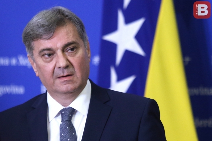 Denis Zvizdić reagovao na hap&scaron;enje Omera Hujdura i saradnika u Mostaru, upozoravajući na pritisak na građanske aktiviste