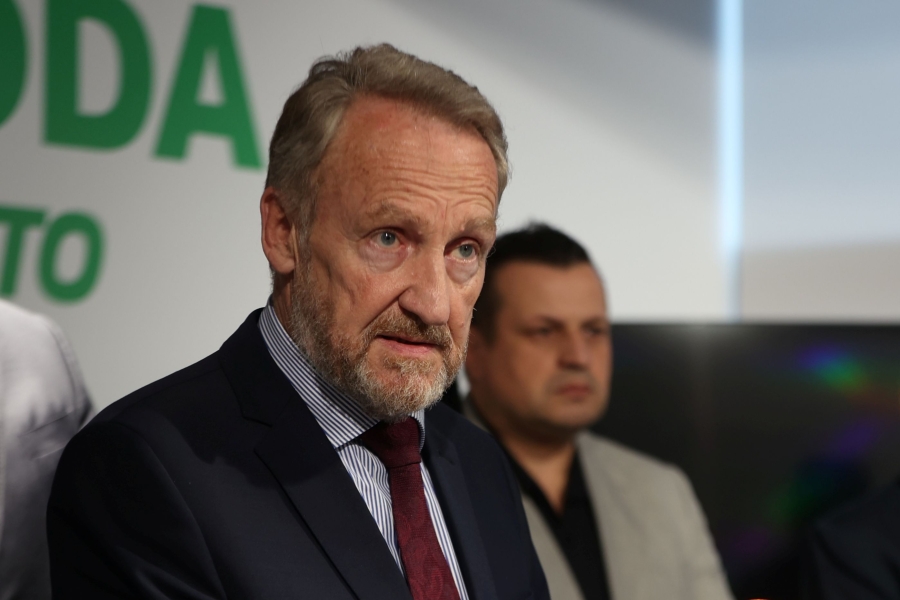 Bakir Izetbegović odgovorio na kritike, optuživ&scaron;i političke protivnike za zloupotrebu njegove izjave o ratu u BiH
