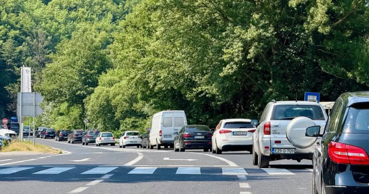 Te&scaron;ka saobraćajna nesreća u Mostaru, poginuo pje&scaron;ak na M-17