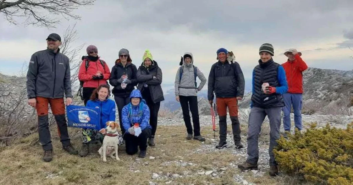HPD Mosor odalo počast Almi i Denisu Okanoviću, planinarima koji su poginuli na Elbrusu