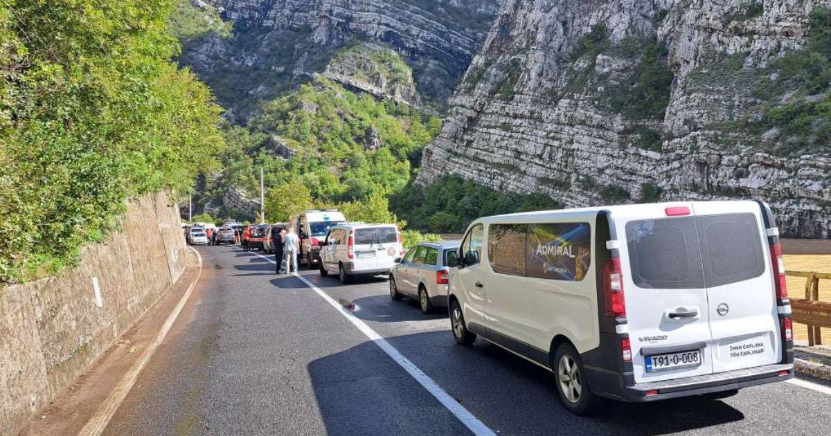 Saobraćaj na magistralnoj cesti Konjic&ndash;Jablanica obustavljen zbog sudara dva vozila
