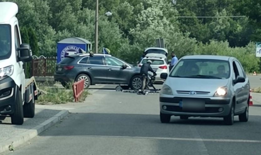 Saobraćajna nesreća u Tržacu otežava prolaz vozila