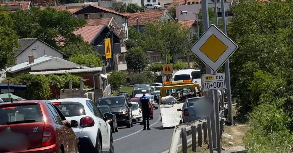 Saobraćajna nesreća na M-17 u Mostaru: Dva automobila u sudaru, gužve na cesti