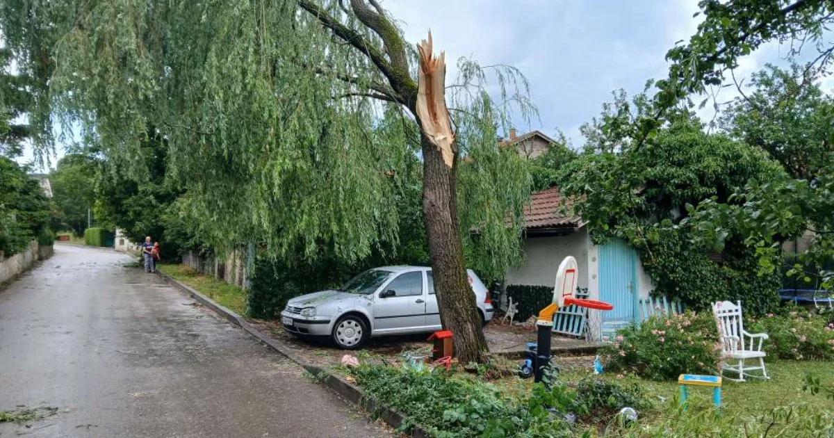 Olujno nevrijeme uzrokovalo &scaron;tetu na porodičnim objektima u Tomislavgradu