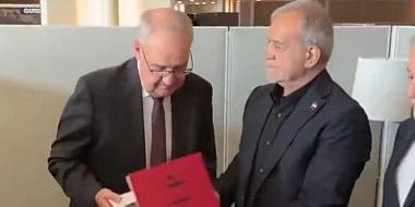 Iranski predsjednik Pezeshkian poklonio knjigu &scaron;vicarskom predsjedniku na Generalnoj skup&scaron;tini UN-a