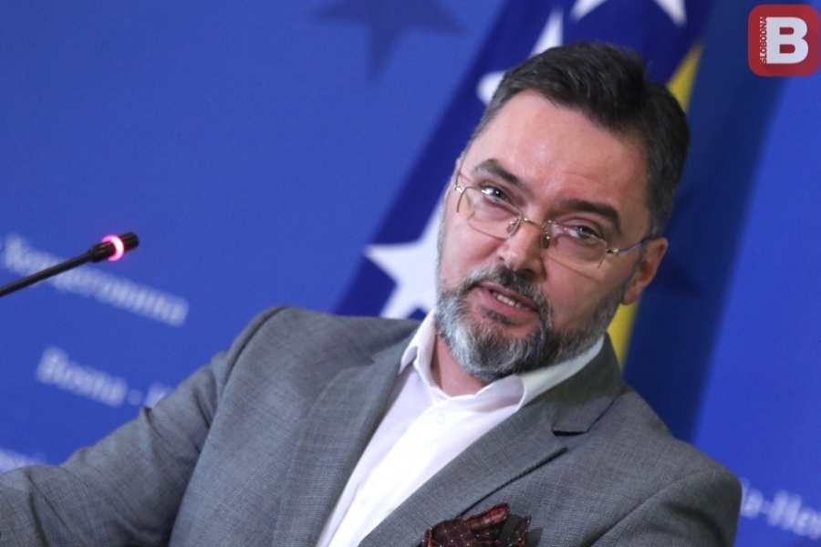 Ministar Ko&scaron;arac izazvao osude zbog izjave u čast ratnom zločincu Ratku Mladiću u Sarajevu