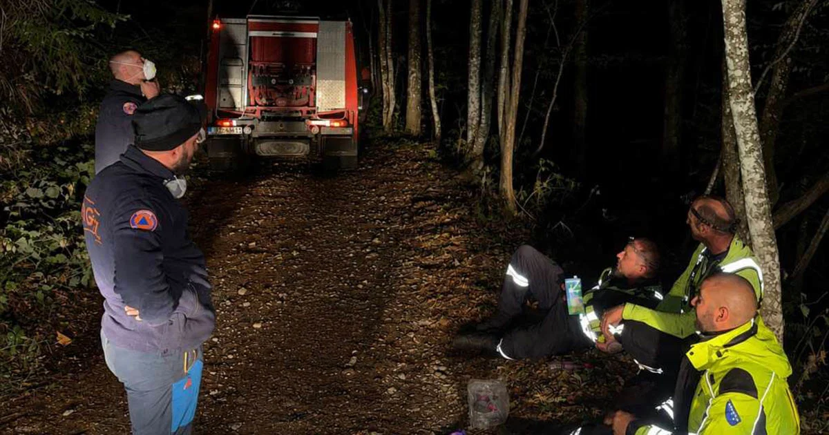 Požar na Plje&scaron;evici se &scaron;iri prema Katinom bazenu, angažovan helikopter za ga&scaron;enje