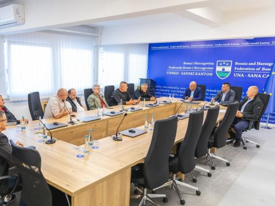 Premijer Mustafa Ružnić smijenjen, imenovanje novog saziva obustavljeno zbog vitalnog nacionalnog interesa