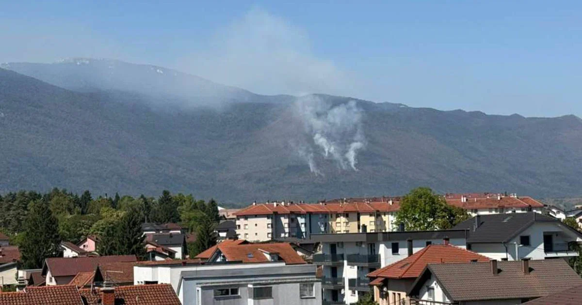 Dron angažiran u Bihaću za identifikaciju žari&scaron;ta požara, helikopter čeka povoljne vremenske uslove