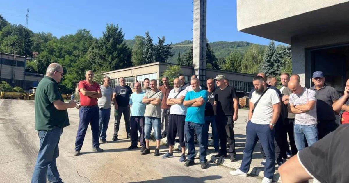Osamnaest rudara iz Zenice prenoćilo u jami "Raspotočje" zbog ka&scaron;njenja plata