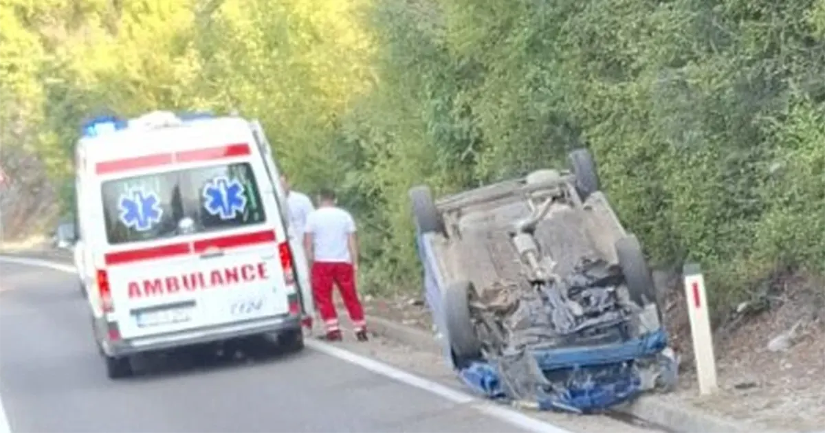 Saobraćajna nesreća na M-17 u Salakovcu: Vozač nije povrijeđen, vozilo prevrnuto