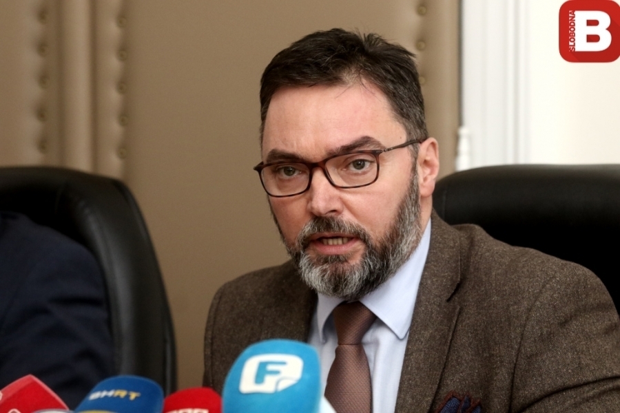 KO&Scaron;ARAC NAPAO SDA I IZETBEGOVIĆA: 'Da je Bakiru stalo do građana, on bi ih informisao, ne bi tražio...!'