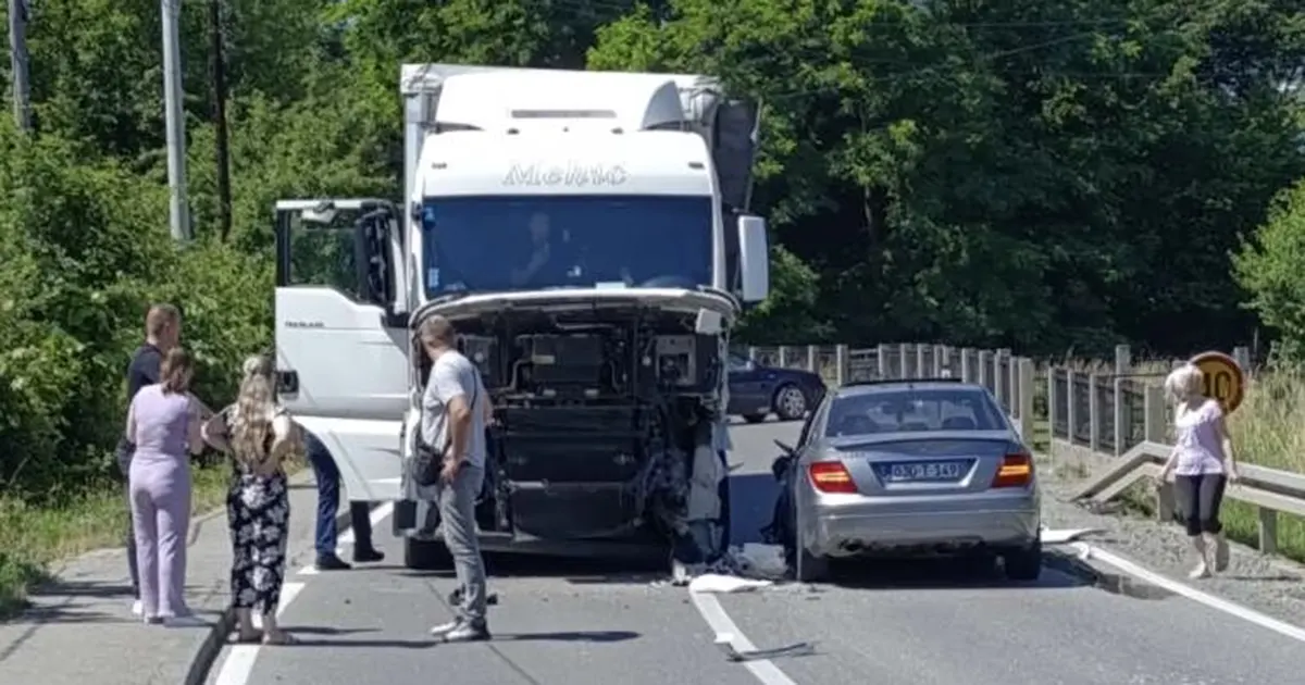 Saobraćajna nesreća u Donjim Dubravama: Učestvovala dva vozila, povrijeđene dvije osobe