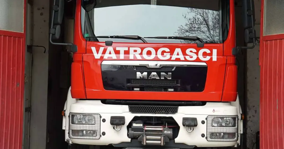 Na Bjela&scaron;nici prijavljen požar, vatrogasci Profesionalne vatrogasne brigade KS upućeni na udaljeno požari&scaron;te