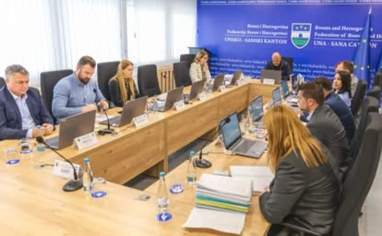 Skup&scaron;tina USK izglasala nepovjerenje Vladi Mustafe Ružnića, formiranje nove obustavljeno zbog za&scaron;tite vitalnog nacionalnog interesa