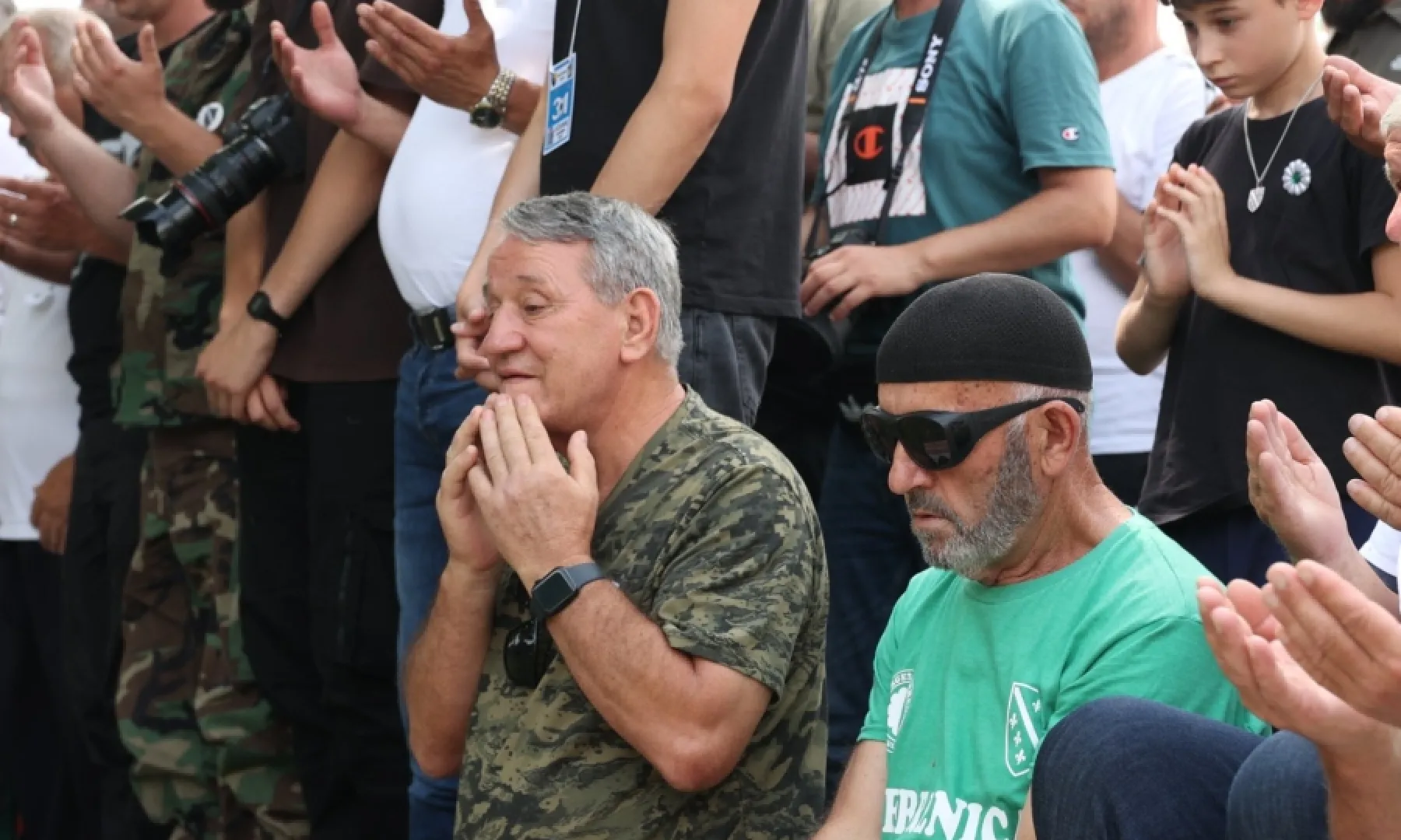 U Potočarima održana kolektivna dženaza za deset žrtava genocida u Srebrenici, predvođena reisu-l-ulemom Huseinom ef. Kavazovićem