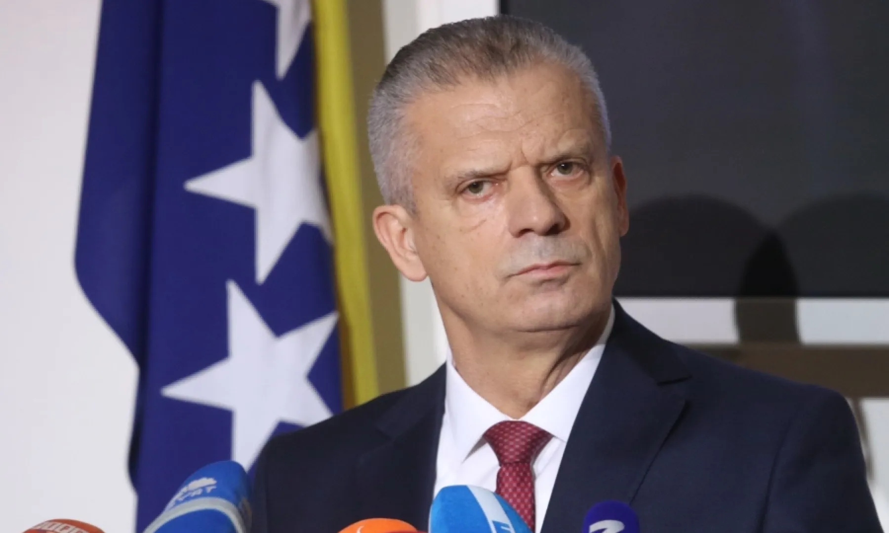 Radončić predlaže petogodišnju zabranu ulaska u EU za zvaničnike koji prisustvuju sahrani Ratka Mladića