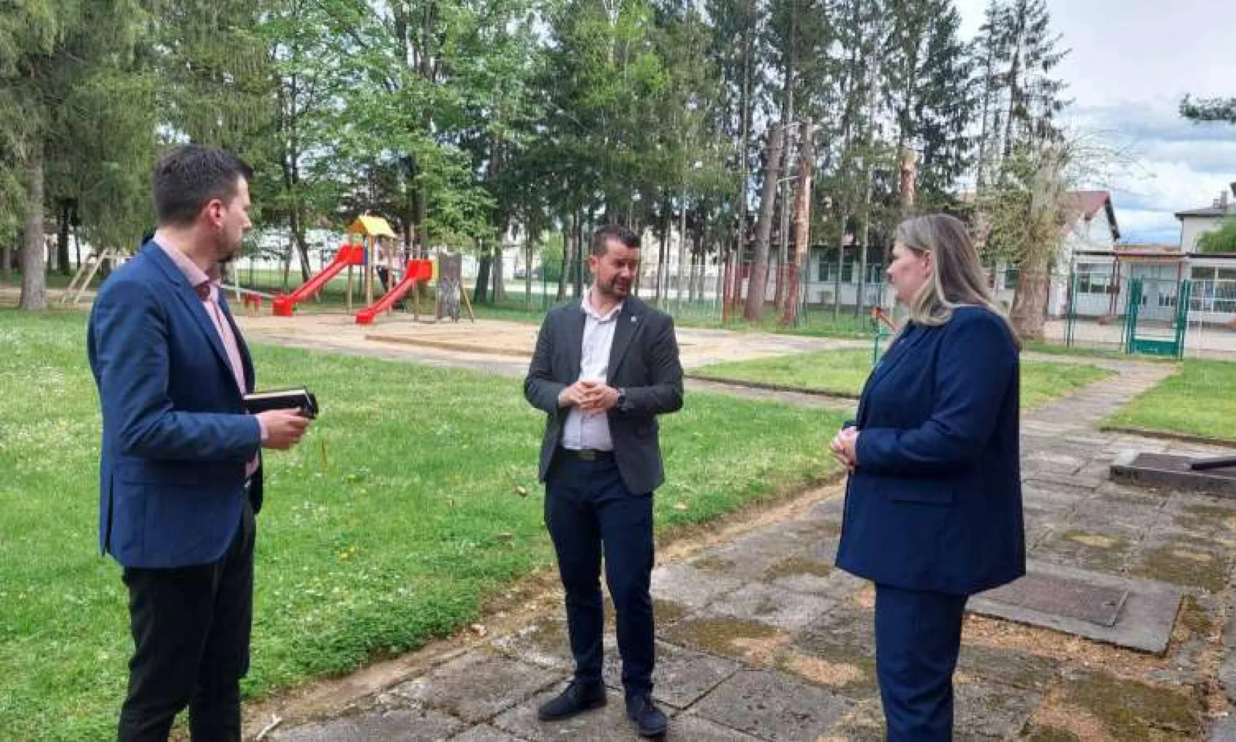 Vlada USK ulaže 100.000 KM u vrtić u Sanskom Mostu, gradi nova igrališta i sanira škole