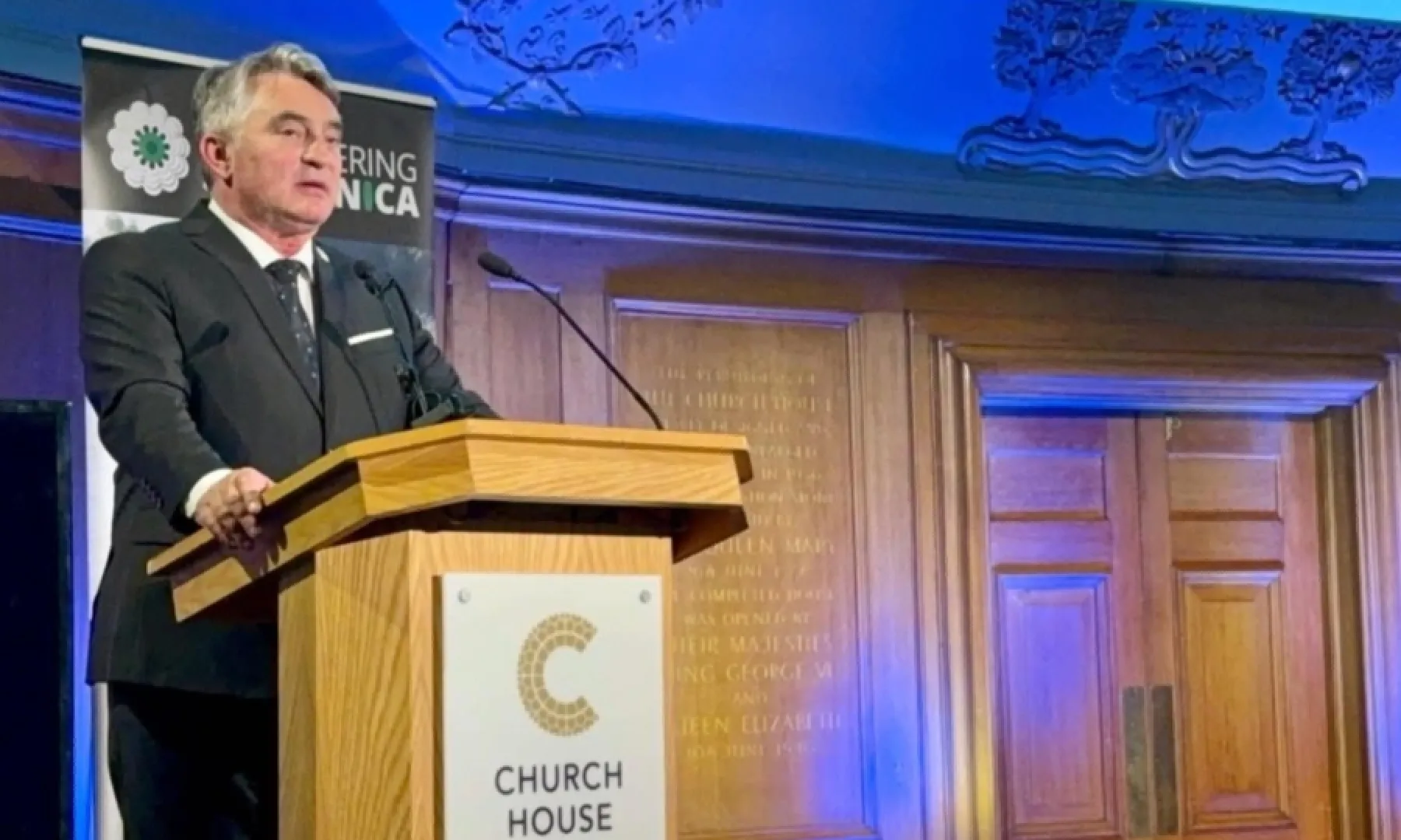 Željko Komšić na komemoraciji u Londonu upozorio na opasnost mržnje i negiranja genocida