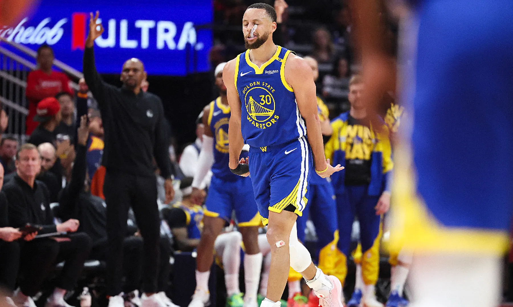 Čudesni Curry odveo Golden State do pobjede i vodstva u seriji protiv Houstona