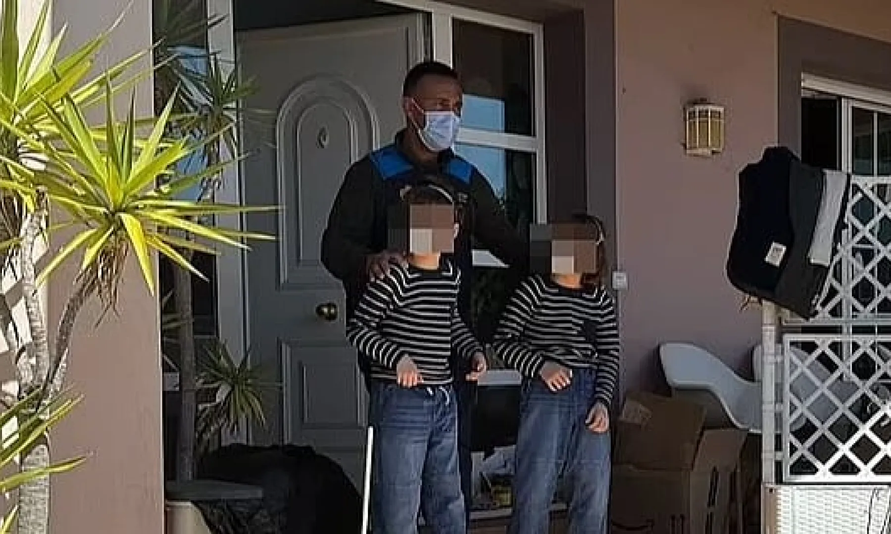 Dječaci spašeni iz kuće strave, godinama nisu vidjeli sunce: Roditelji ih zbog opsesije Covidom zatvorili