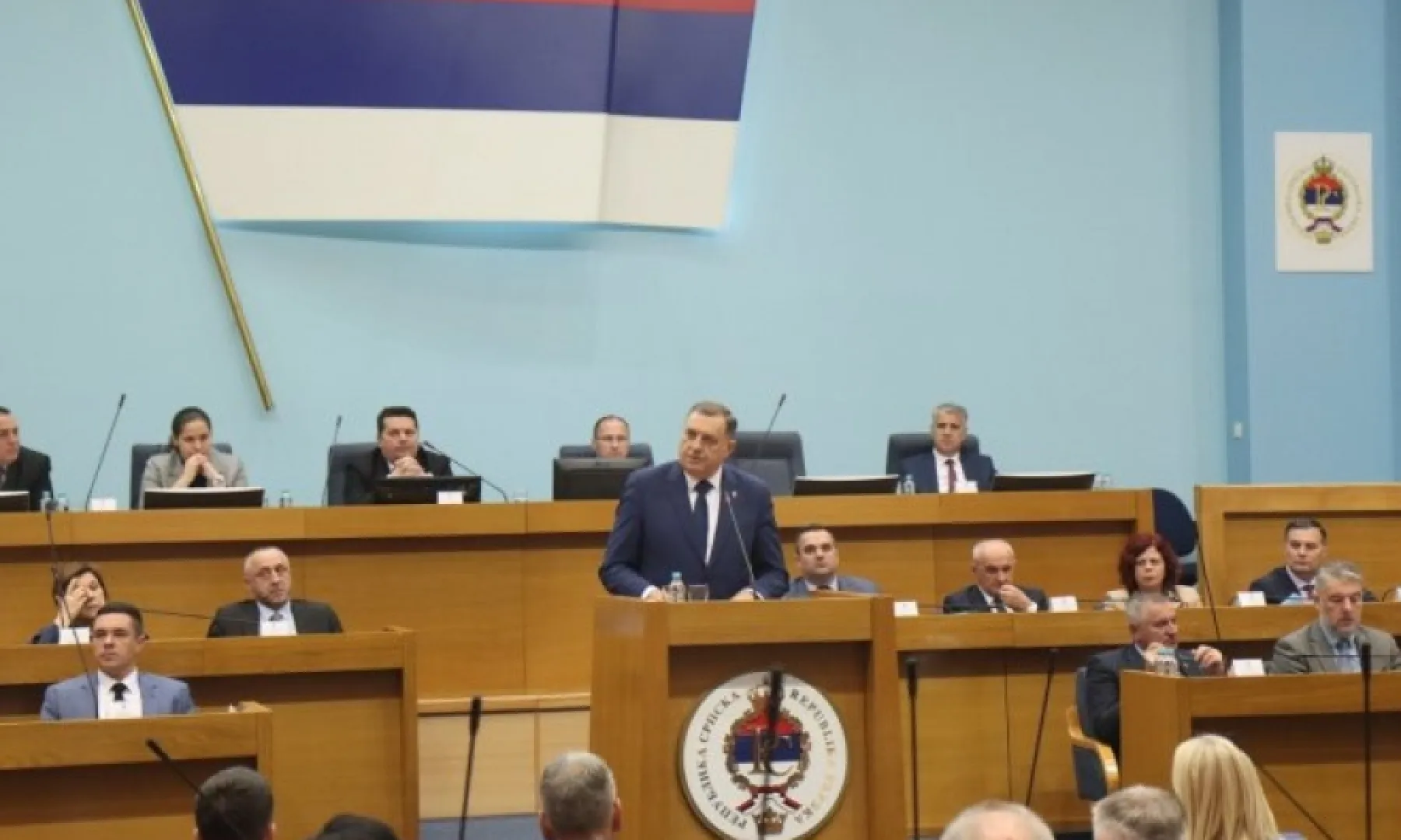 DODIK NAJAVLJUJE REFERENDUM, A NEMA KO DA GA PROVEDE: Politički cirkus u RS-u