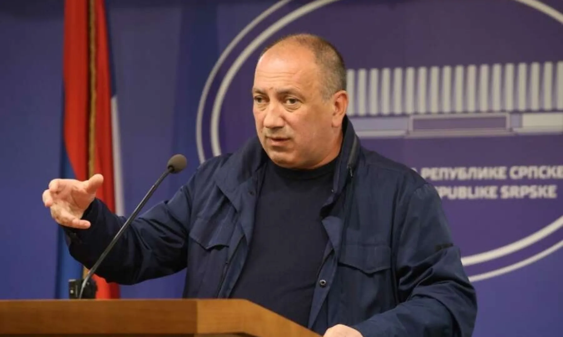 CRNADAK POKLOPIO GRADONAČELNIKA LAKTAŠA: "Gospođa Pupac došla da glasa, a neko se već uredno potpisao" (FOTO)