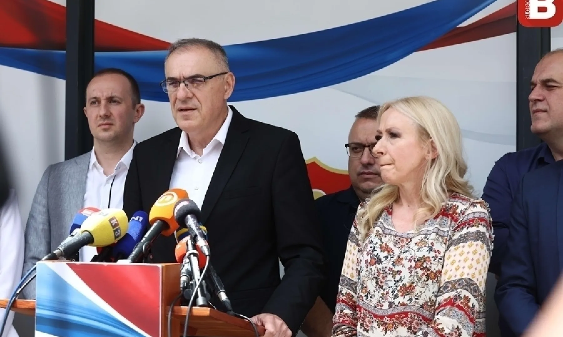 DRAMA U SDS-u DANAS BI MOGLA KULMINIRATI U DOBOJU: Predsjednik te stranke ne da fotelju tako lako, obilazio je...