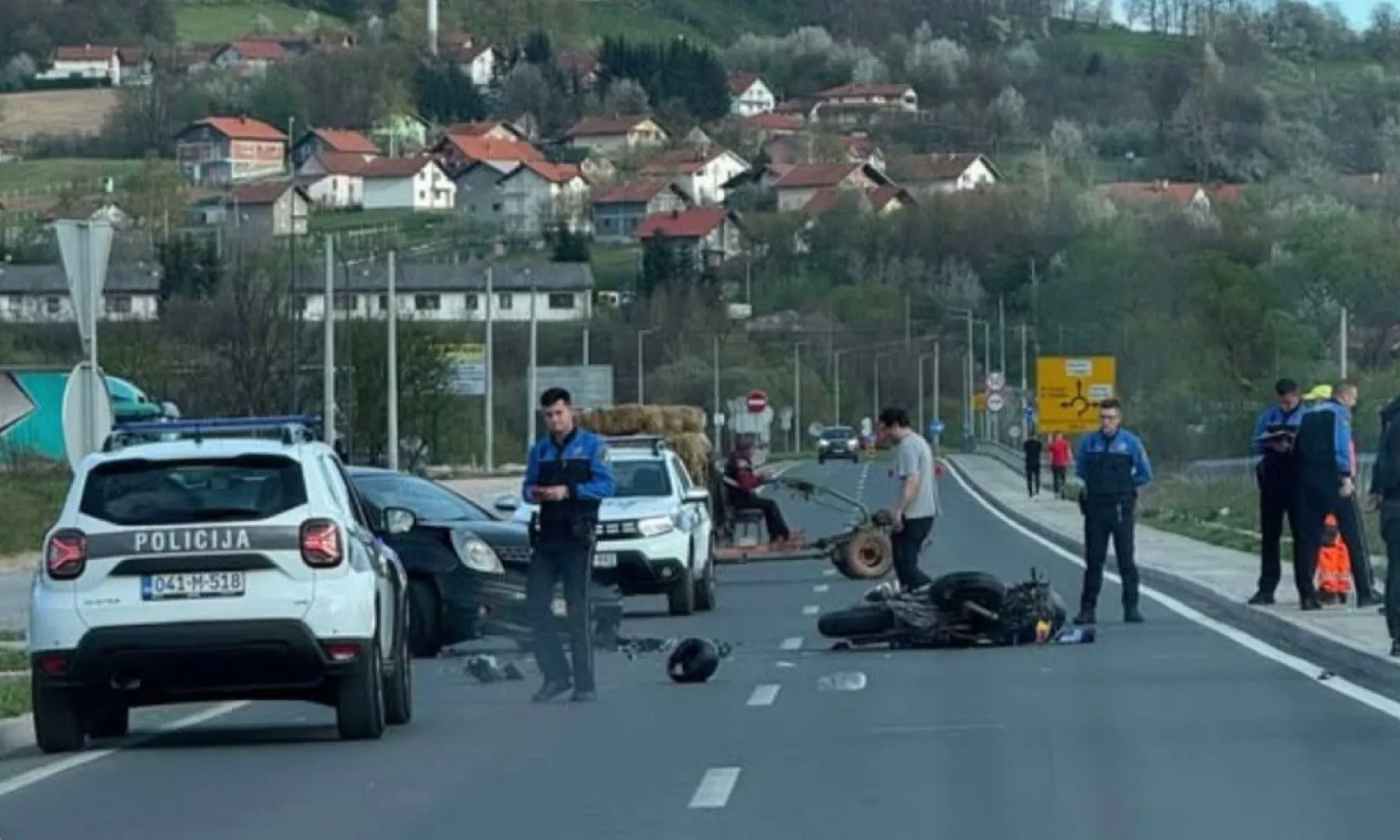 Nova nesreća na bh. cestama, sudar putničkog vozila i motocikla