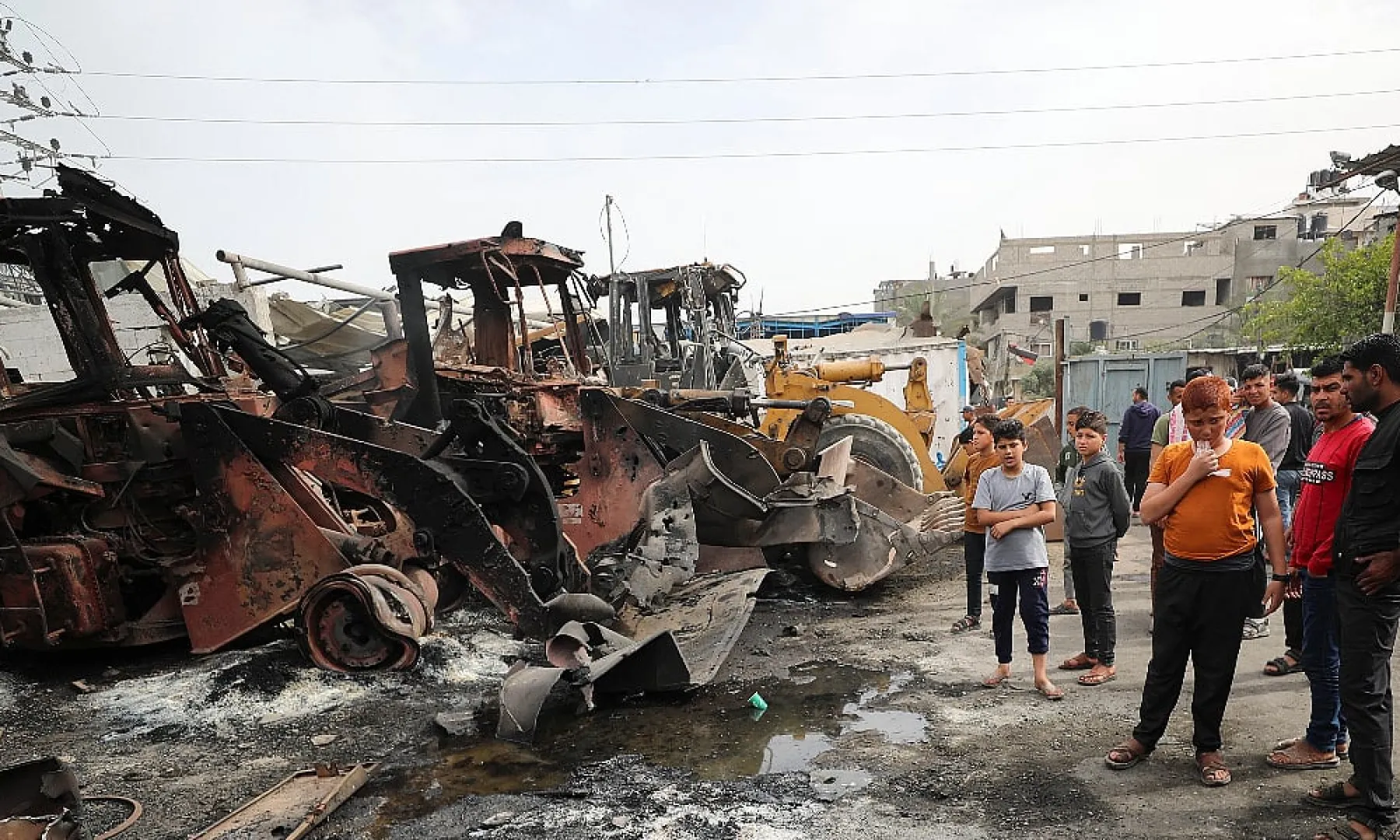U Gazi uništeno 40 vozila: Izrael tvrdi da su korištena u napadu na njih, Hamas da služe za civile