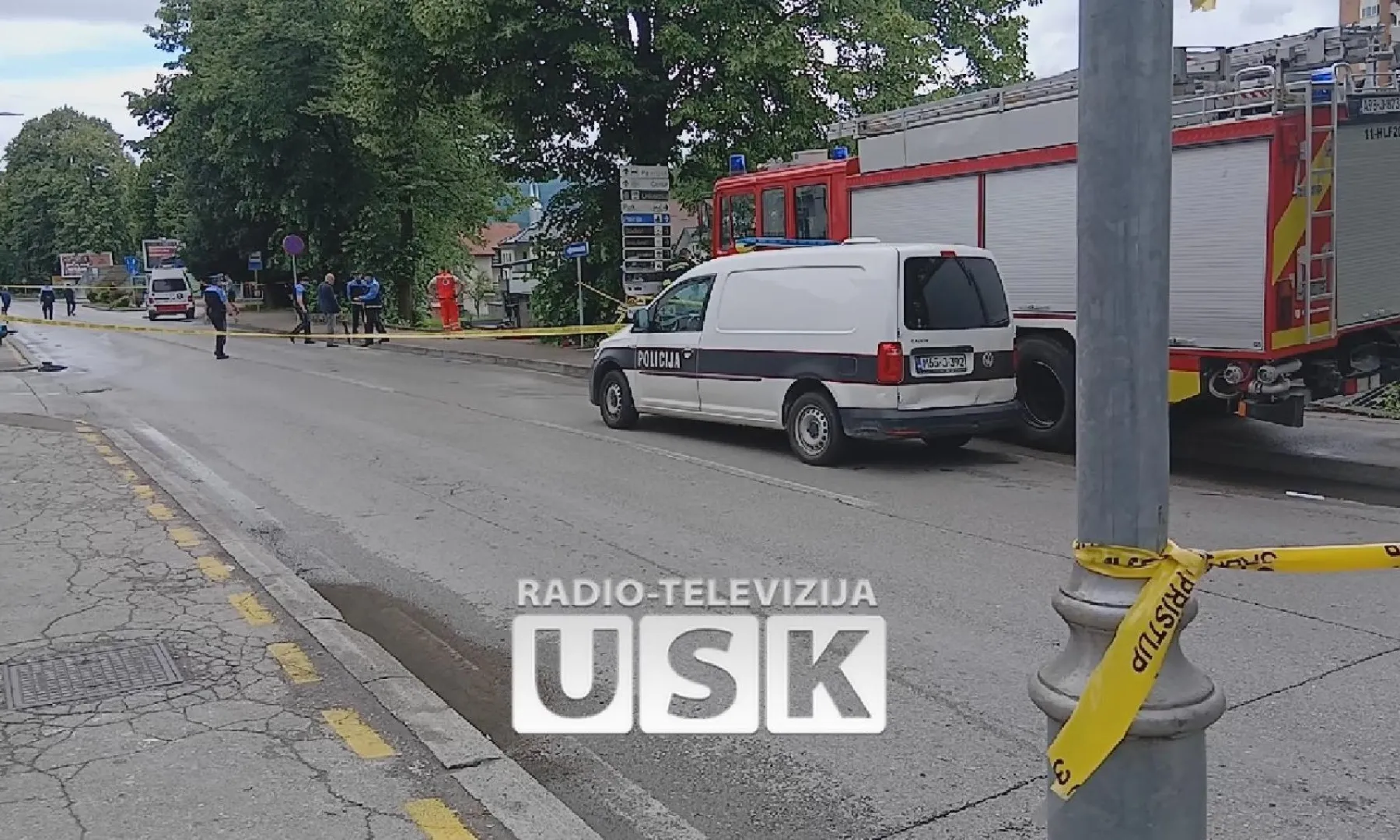 Saobraćajna nesreća u Bihaću: Putnički automobil sletio u kanal