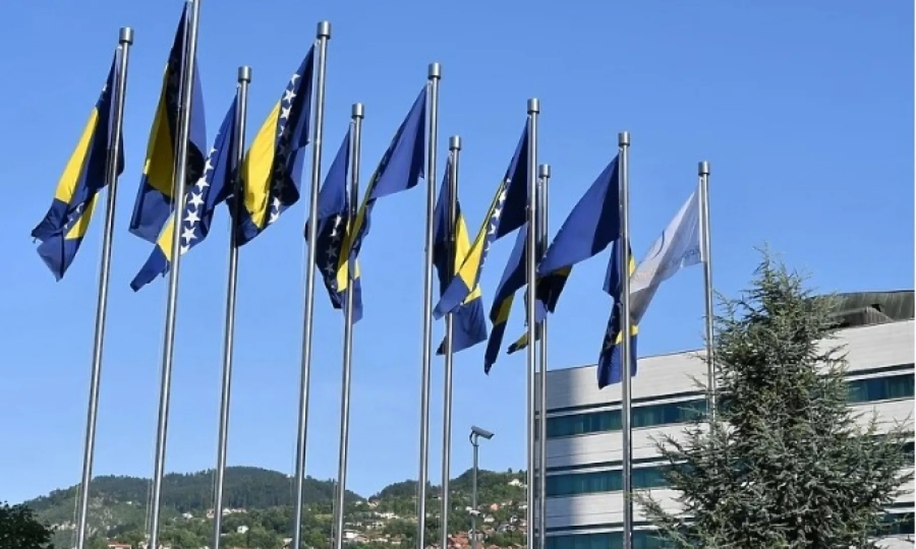 BiH JOŠ UVIJEK BEZ BUDŽETA: SNSD prijeti blokadom, sindikati prijete štrajkom